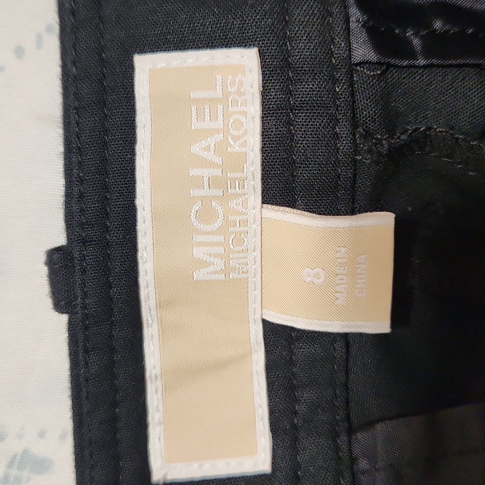 Shorts - Picture 3 of 4